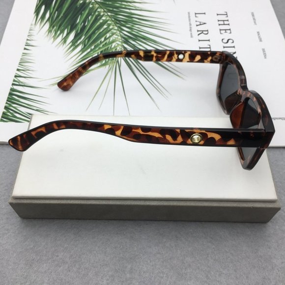 Fashion Sunglasses for Women and Men - Picture 2 of 6